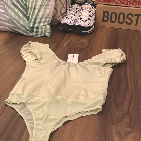 [SOLD] FASHION NOVA Aaliyah Tie Front Bodysuit - Picture 7 of 7